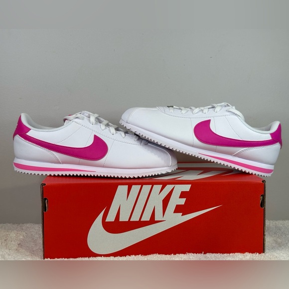 Nike Cortez - Picture 3 of 13